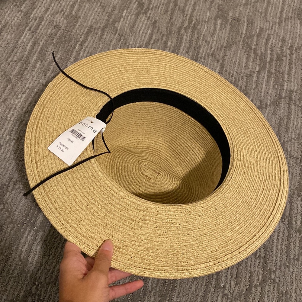 Adjustable straw hat - Picture 2 of 3
